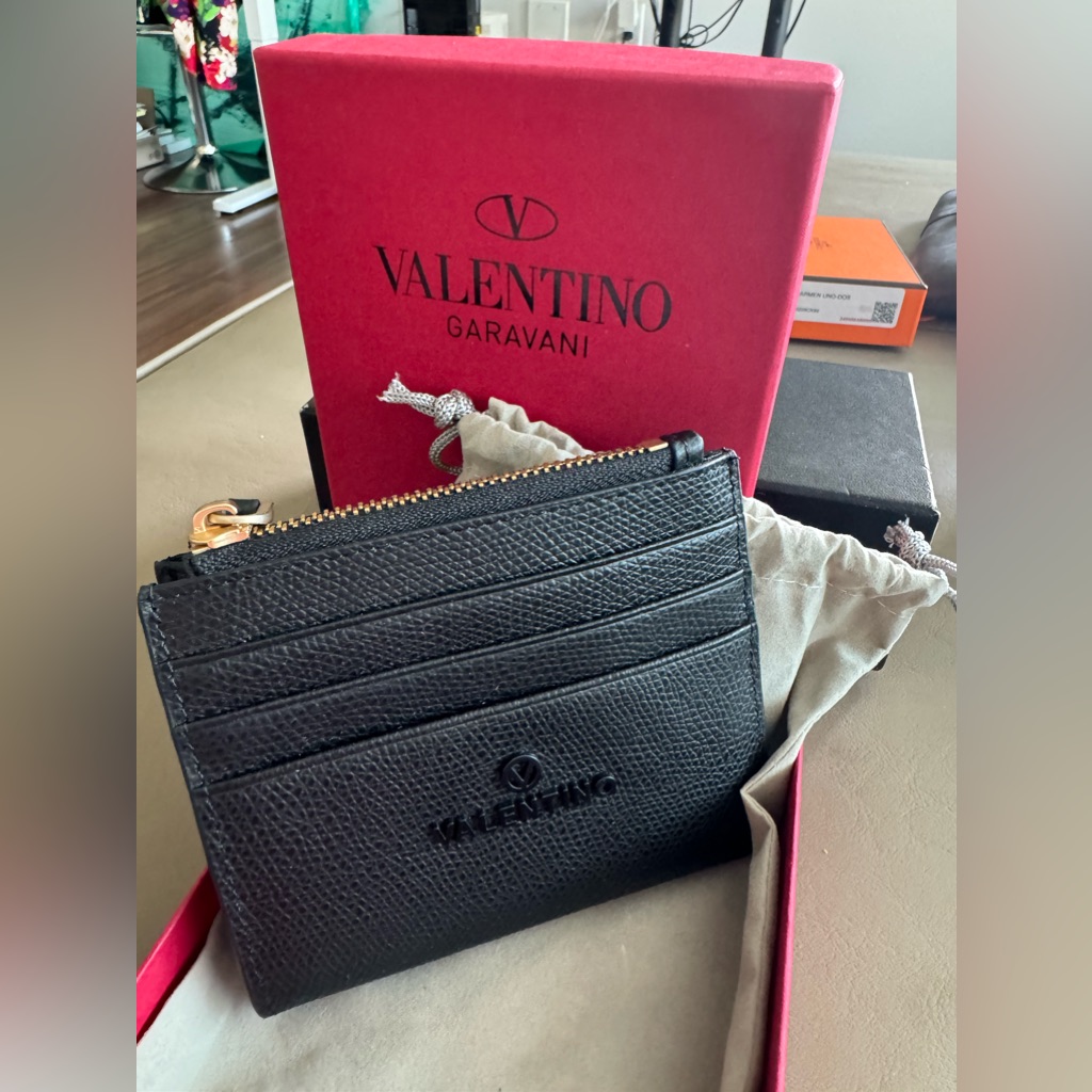 Authentic Valentino 6 Card And Change Holder
